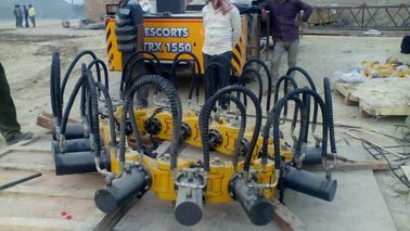 Concrete Pile Cutting Machine , Excavator Hydraulic 0.6 - 1.8 m Dia Pile Breaker Machine