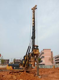 90 KN Max Crowd Pressure Foundation เครื่องตอกเสาเข็มไฮดรอลิก 32 M ความลึกสูงสุดของการเจาะ KR90C