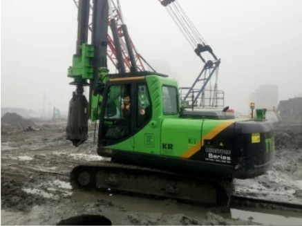 ความลึกการเจาะ 83m เครื่องเจาะหมุน กว้าง 2500Mm ทอร์ค 360 KN.M KR360c เครื่องเจาะหมุน