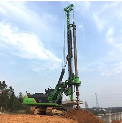 20m Kr60c แท่นขุดเจาะไฮดรอลิกแบบโรตารี่พร้อมโครงสร้างฐานรากเสาเข็ม Cat Chassis